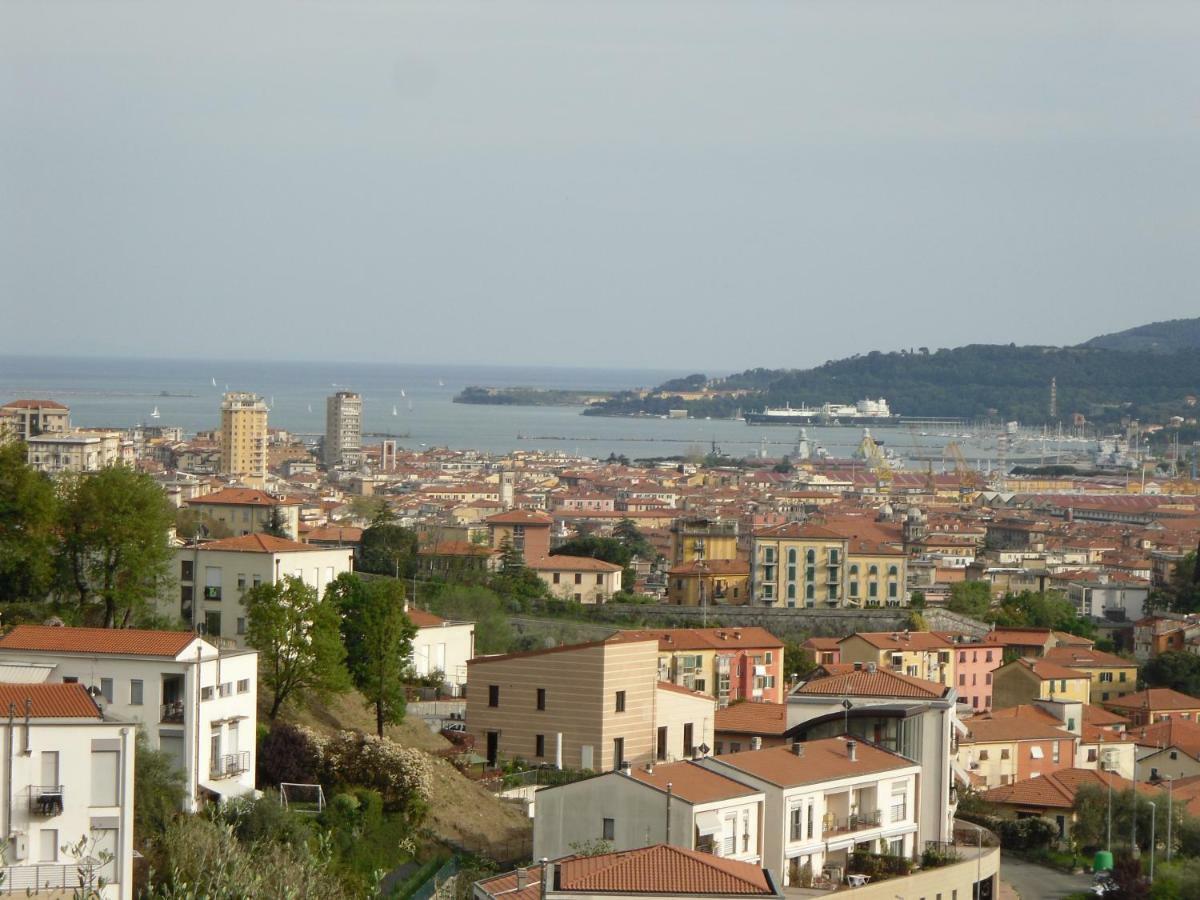 Apartment In The Green La Spezia Esterno foto